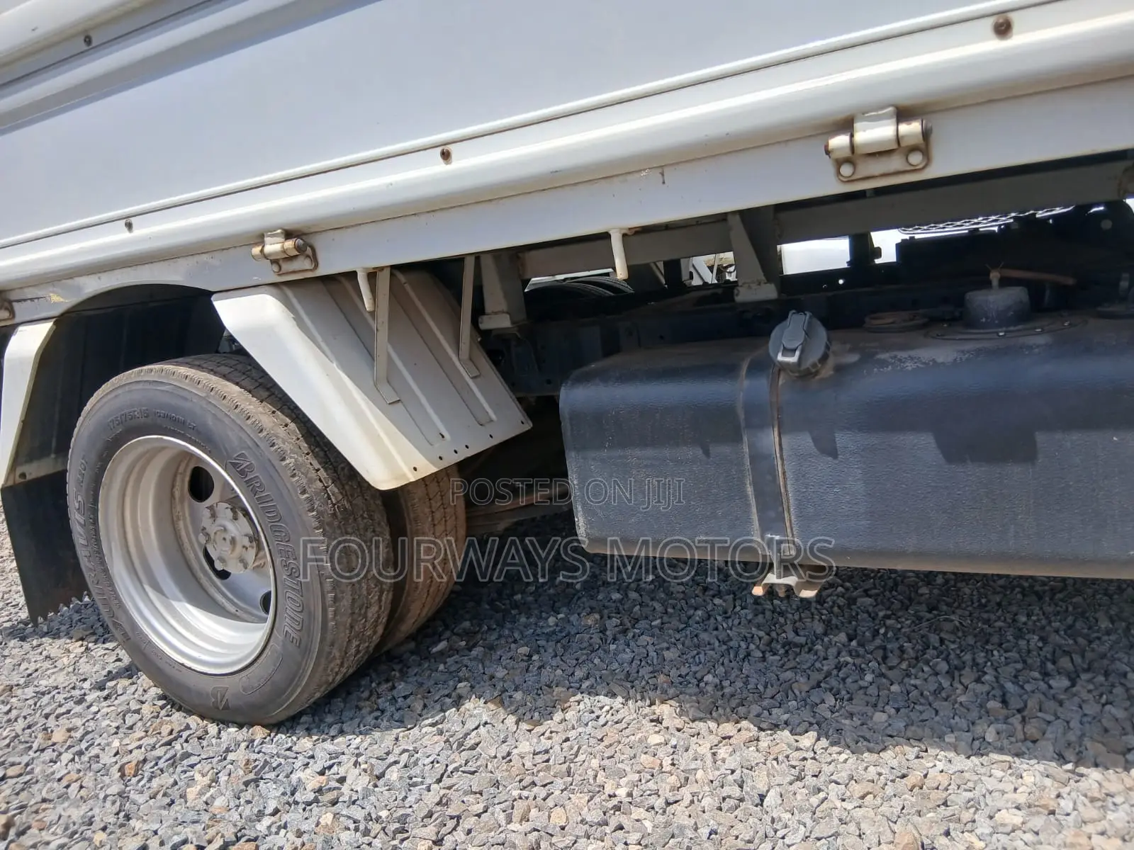 Double Wheel Nissan Atlas
