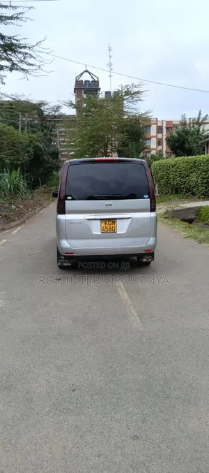 Nissan Serena 2010 Silver