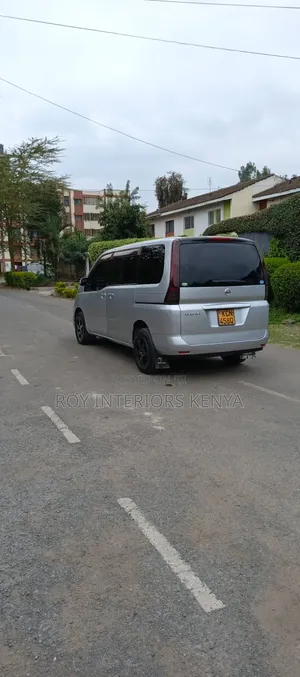 Nissan Serena 2010 Silver