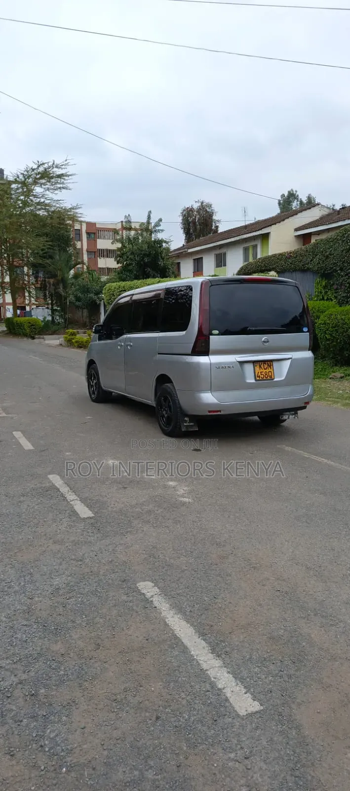 Nissan Serena 2010 Silver