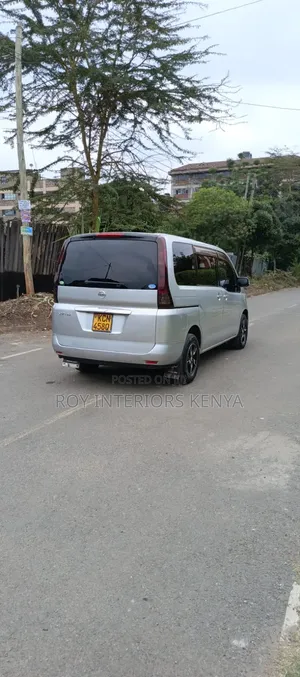 Nissan Serena 2010 Silver