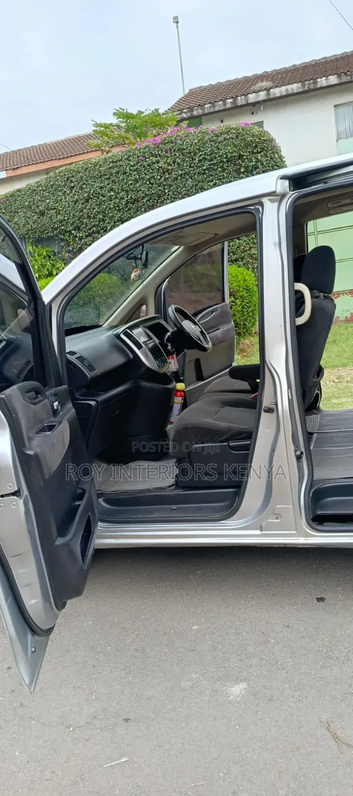 Nissan Serena 2010 Silver