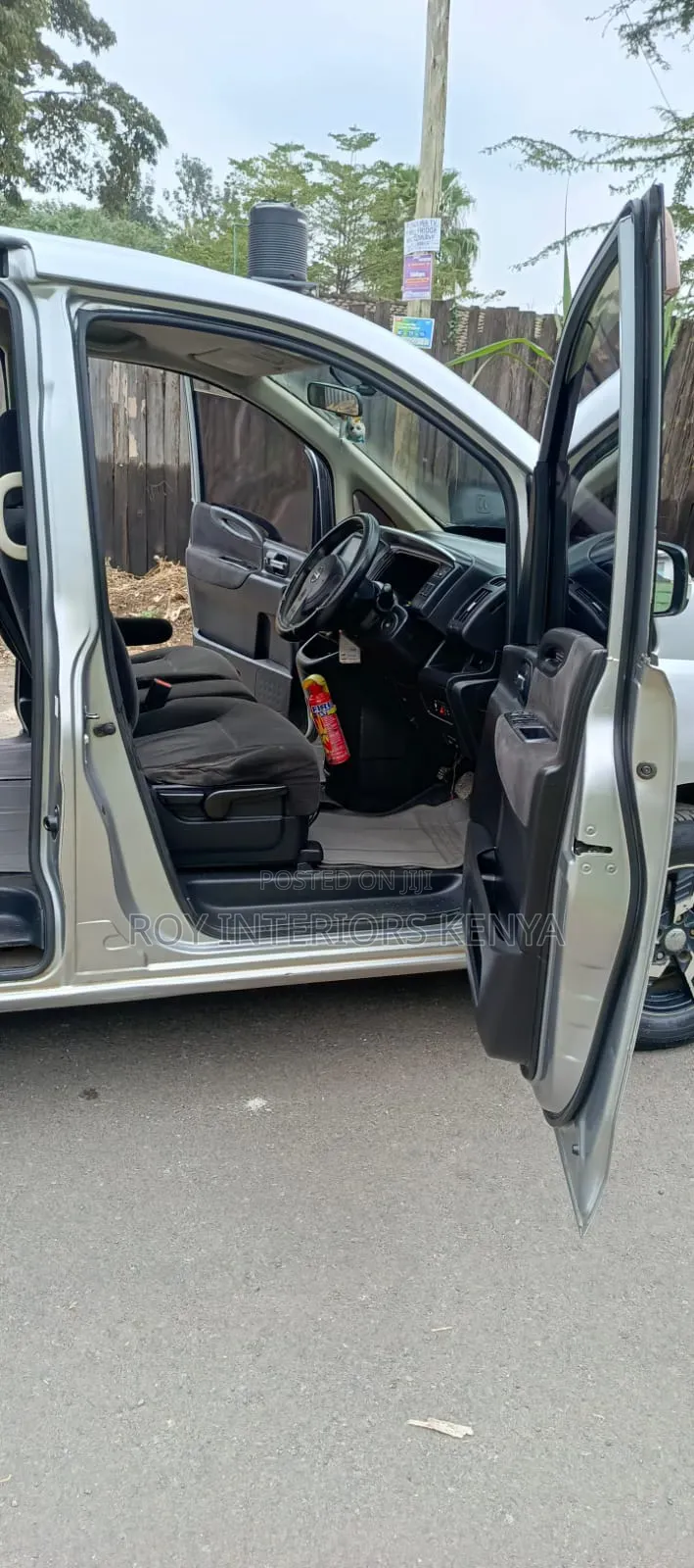 Nissan Serena 2010 Silver