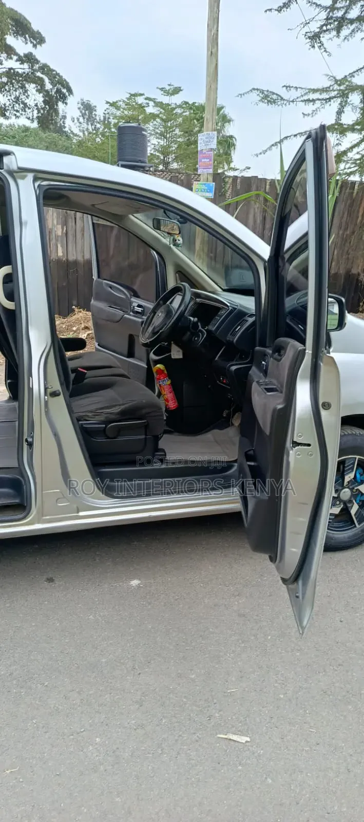 Nissan Serena 2010 Silver