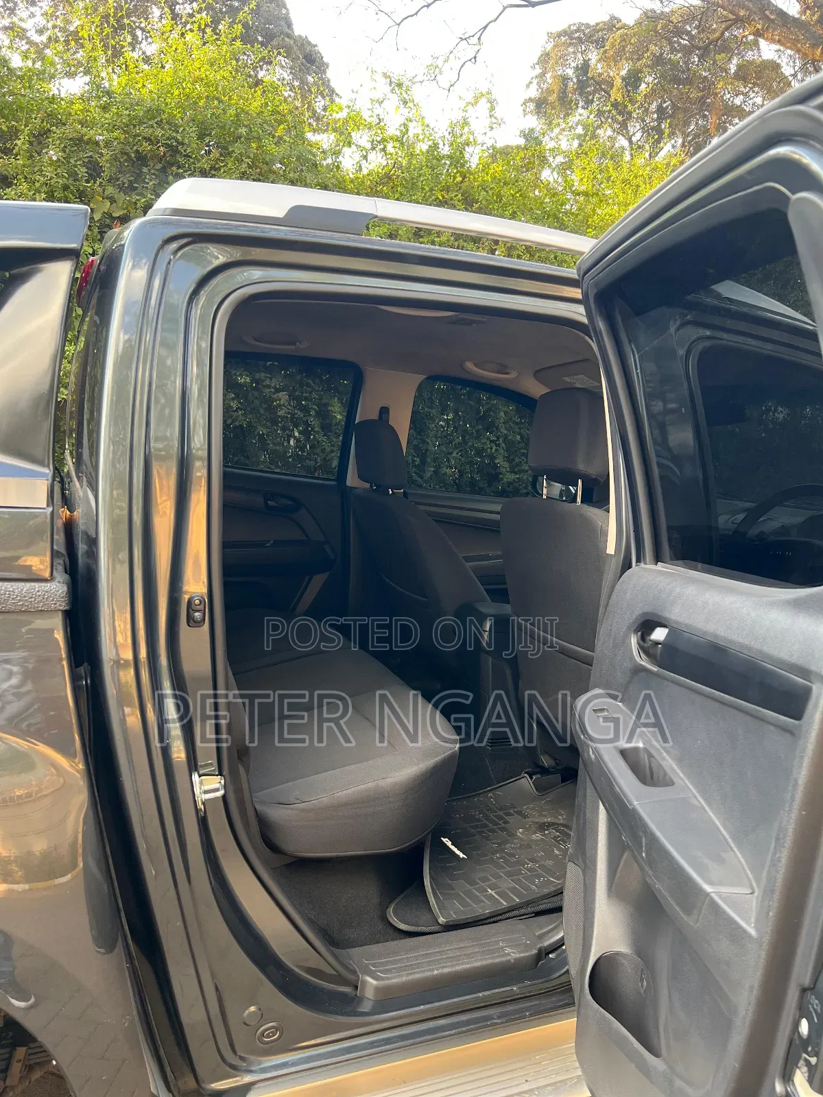 Isuzu D-MAX 2021 Gray