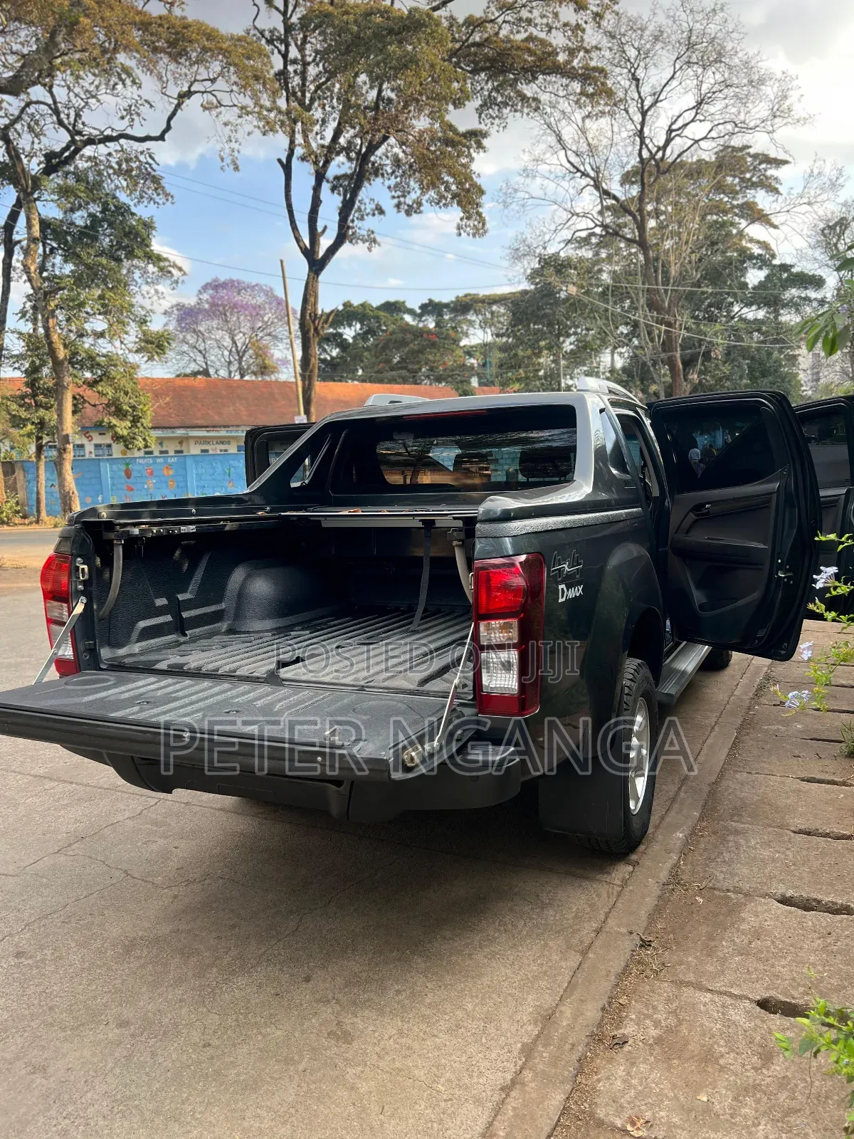 Isuzu D-MAX 2021 Gray