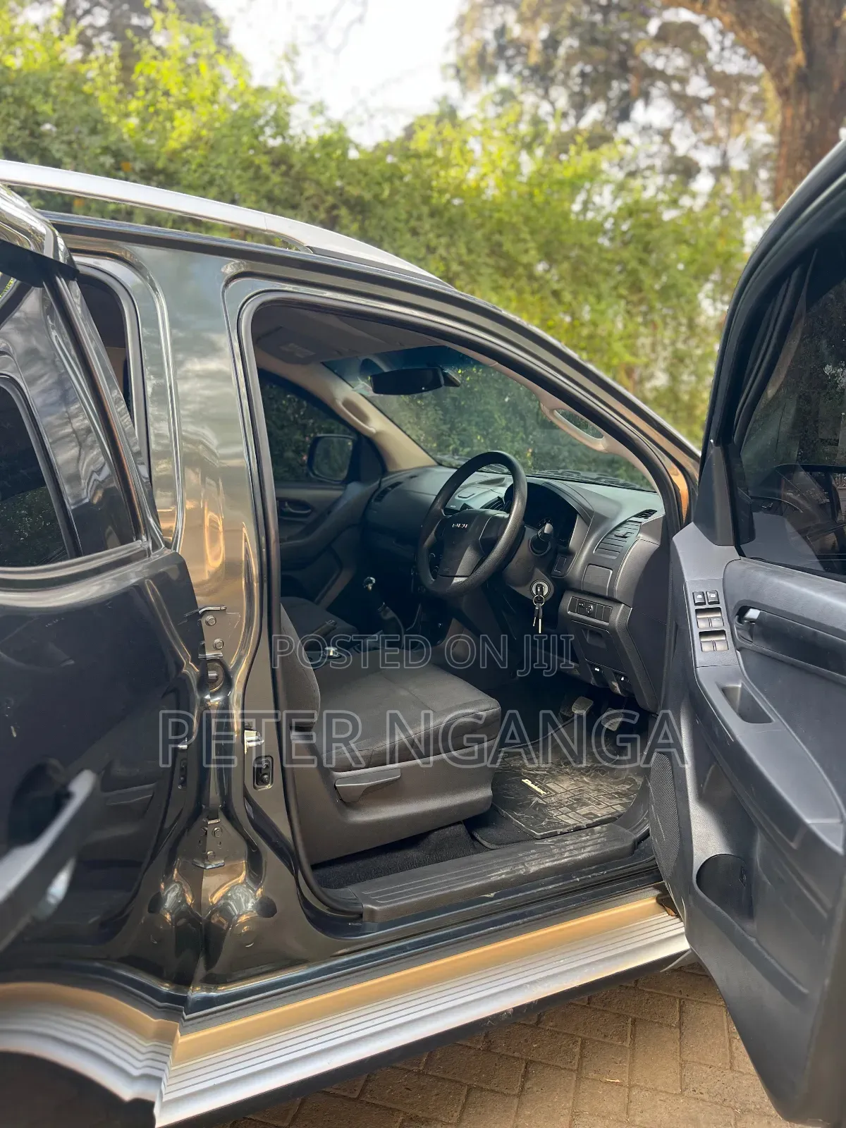Isuzu D-MAX 2021 Gray