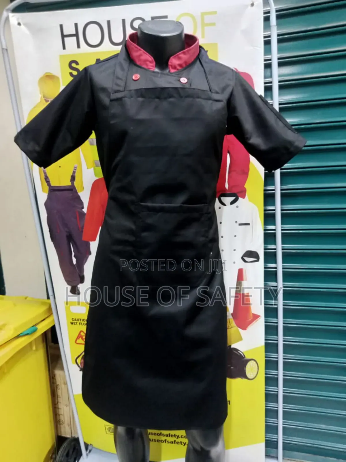 Black and Red Chef Coats Easy to Clean