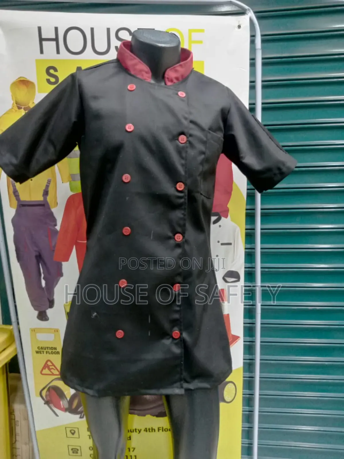 Black and Red Chef Coats Easy to Clean