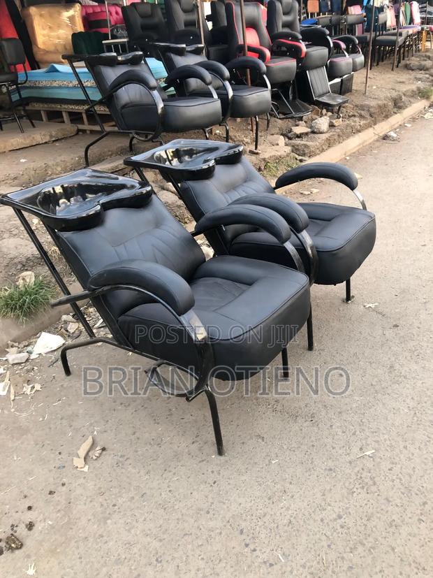 Shampoo Sink With a Simple Stand - main view