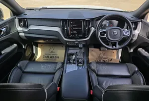 Volvo XC60 T5 R-Design AWD 2019 White