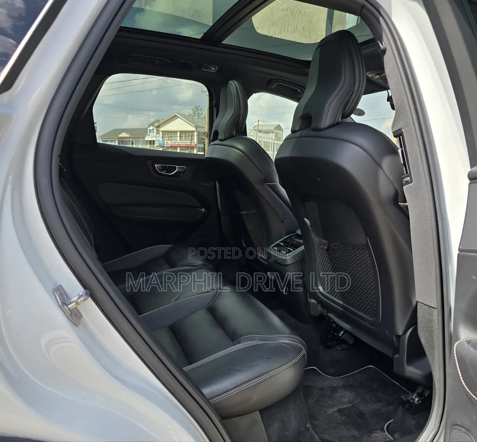 Volvo XC60 T5 R-Design AWD 2019 White