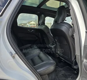 Volvo XC60 T5 R-Design AWD 2019 White