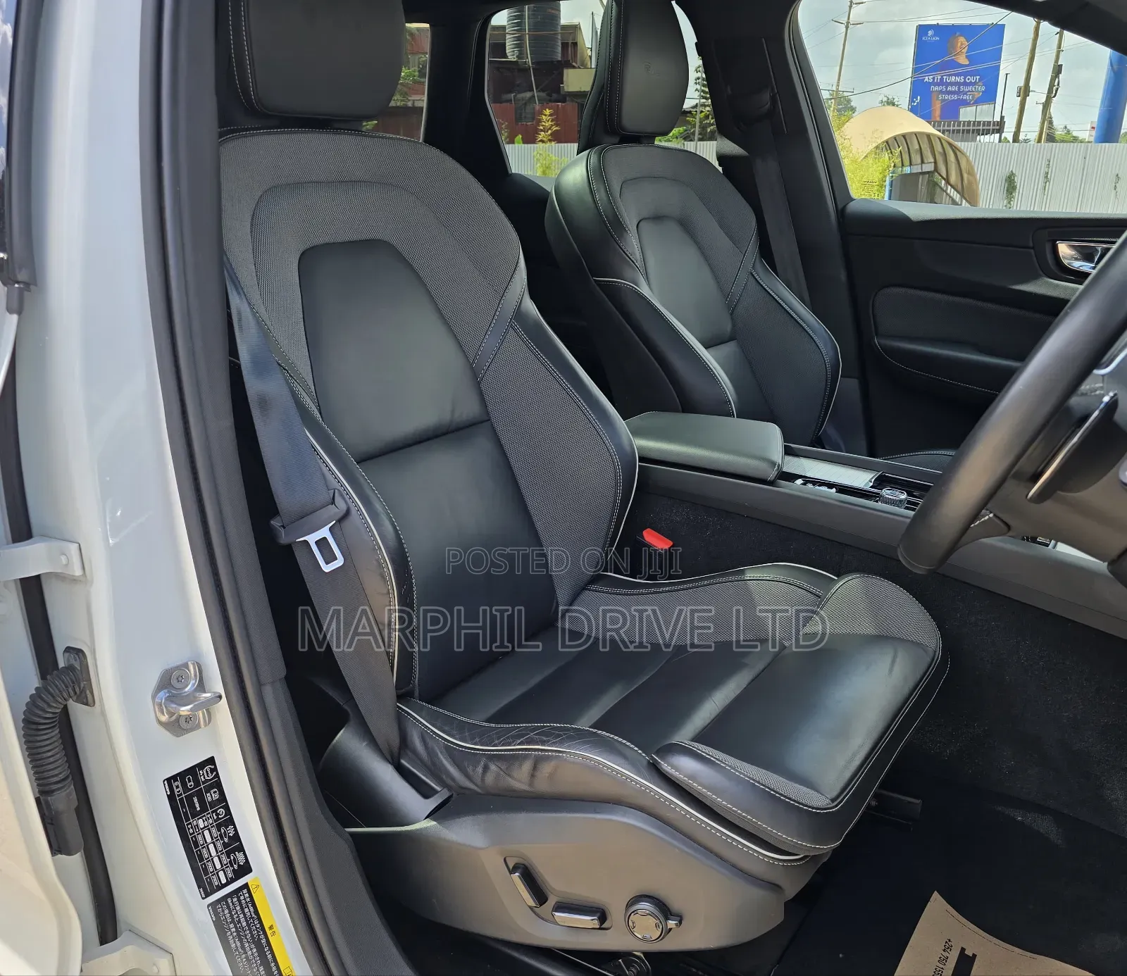 Volvo XC60 T5 R-Design AWD 2019 White