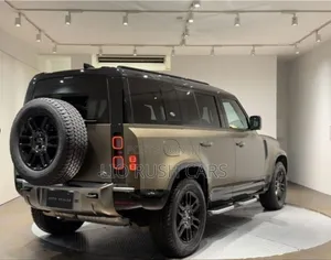 Land Rover Defender 2022 Gold