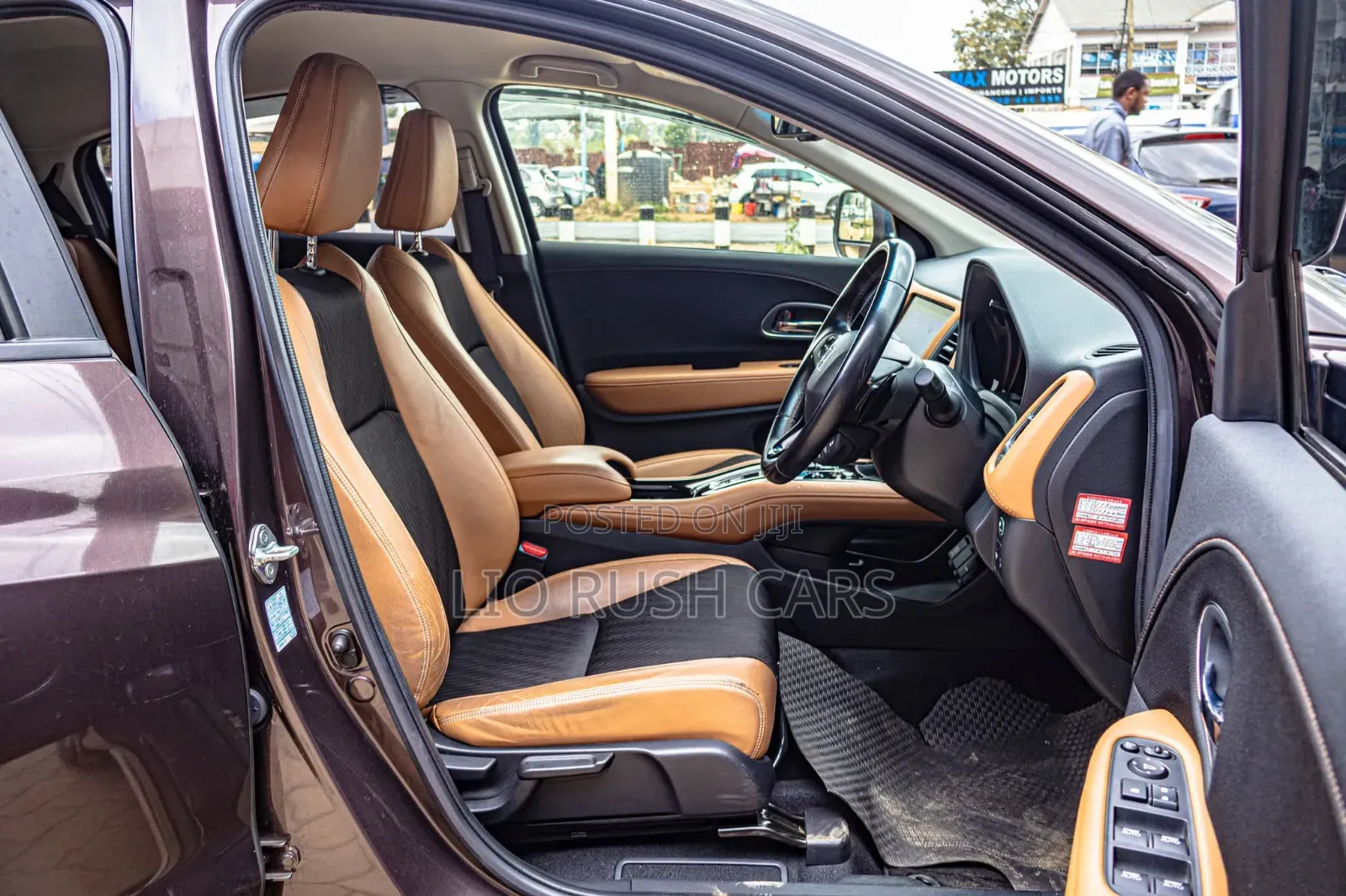 Honda Vezel 2019 Maroon