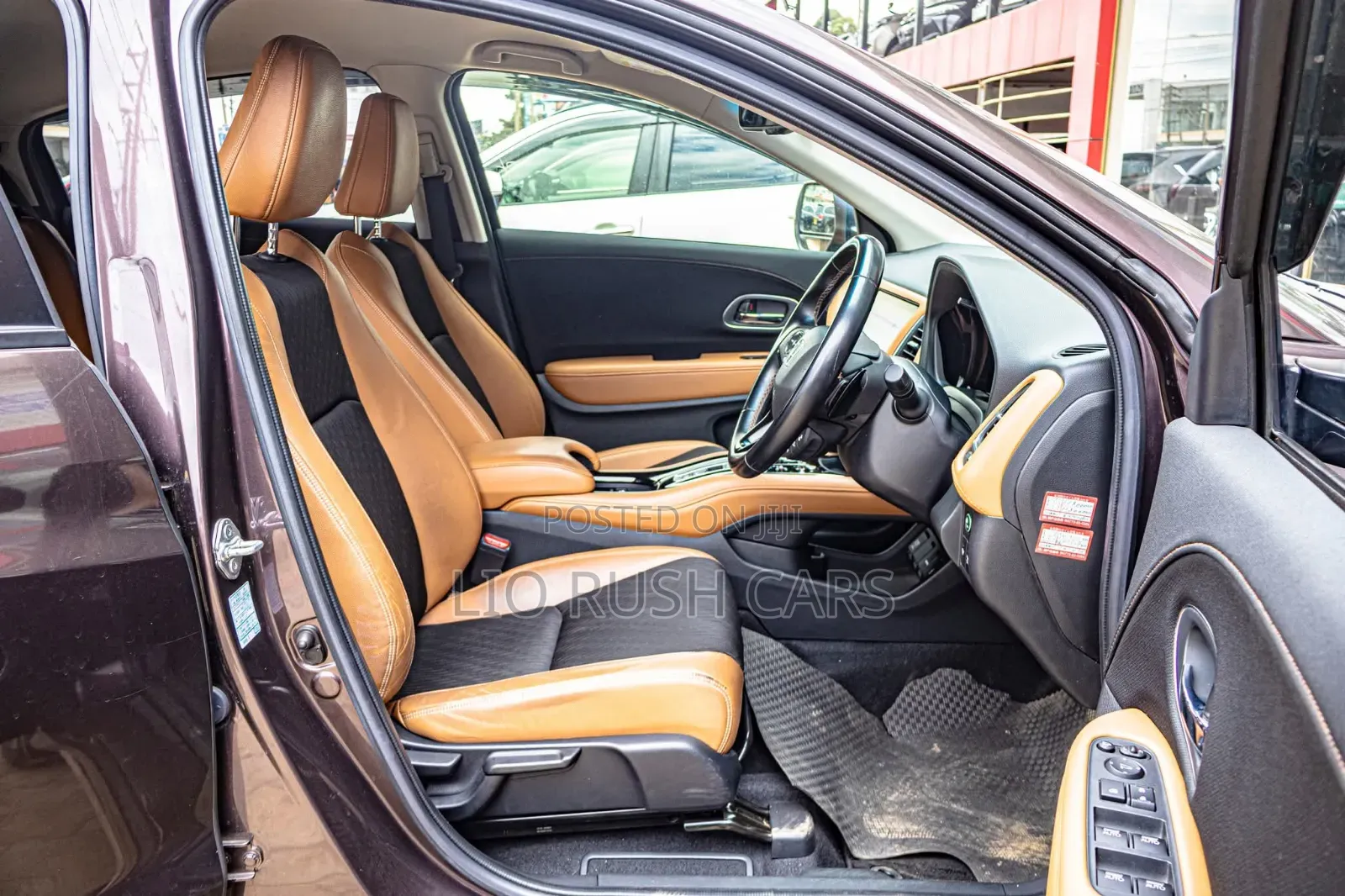 Honda Vezel 2019 Maroon