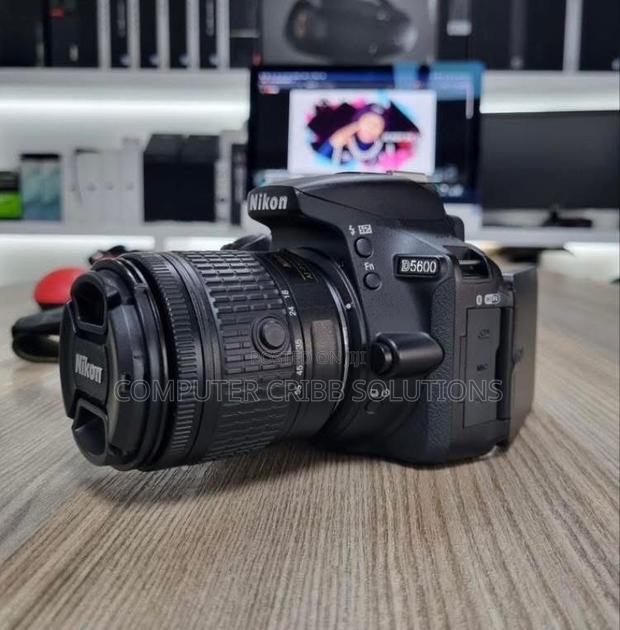Nikon D5600 DSLR Camera + 18-55mm Lens (1400 Shutter Count) - thumbnail 3
