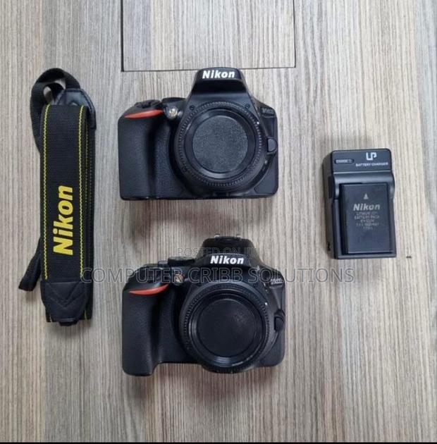 Nikon D5600 DSLR Camera + 18-55mm Lens (1400 Shutter Count) - thumbnail 4