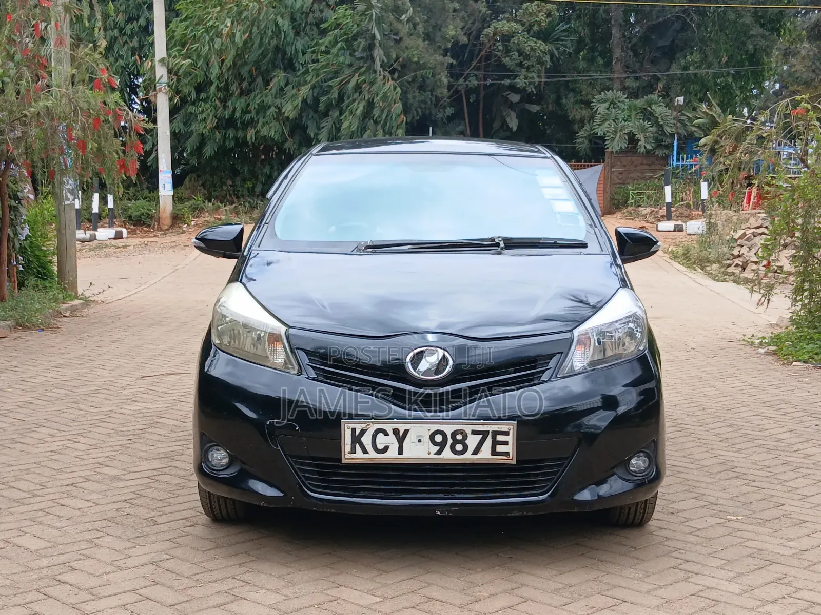 Toyota Vitz 2012 Black