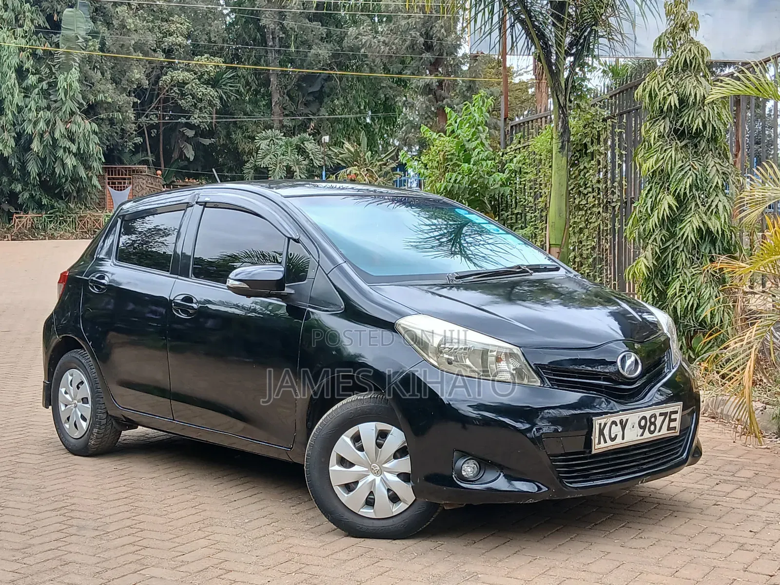 Toyota Vitz 2012 Black