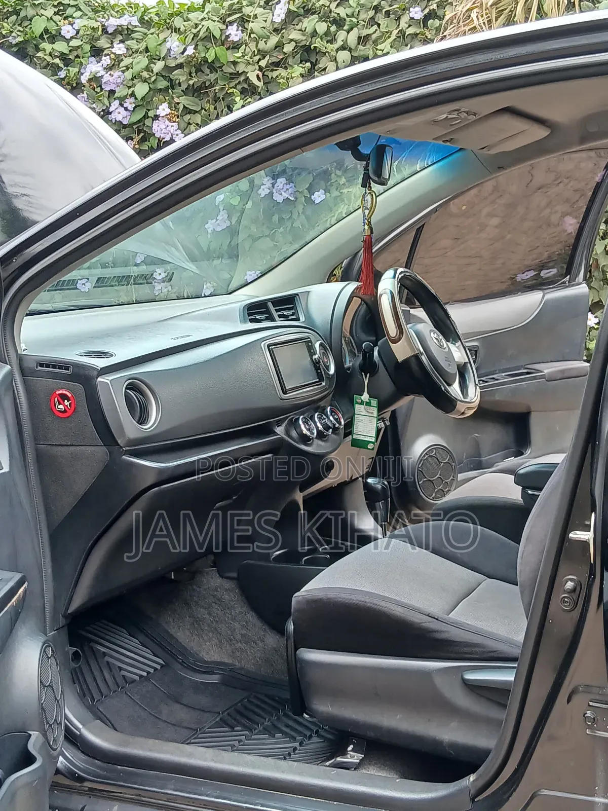 Toyota Vitz 2012 Black