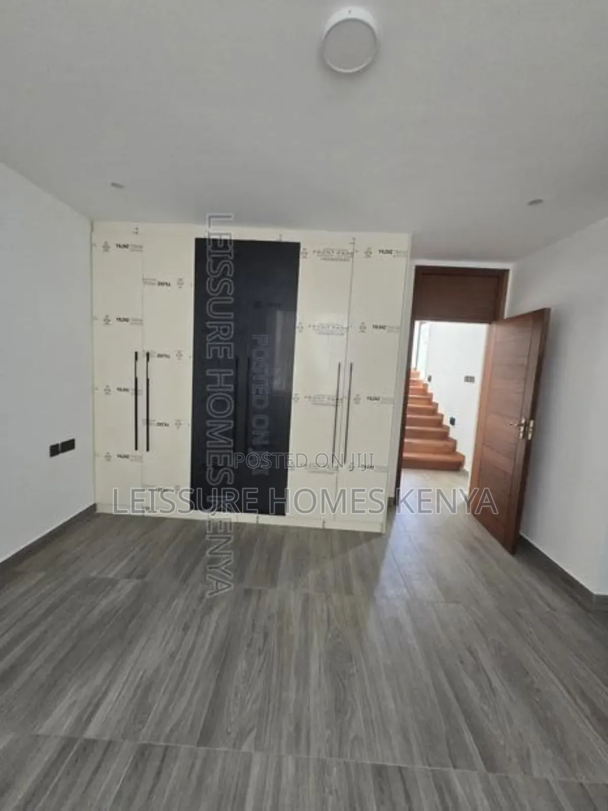 5bdrm Villa in Lavington for sale