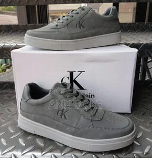 Klein 
Sizes 40-45 
Normal Fitting