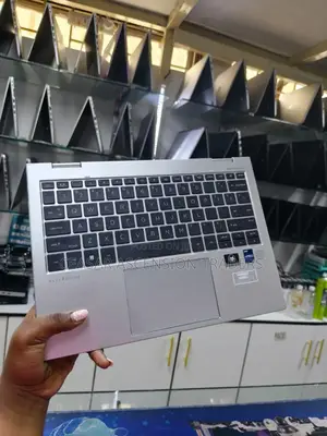 Laptop HP EliteBook 830 G9 16GB Intel Core I5 SSD 512GB