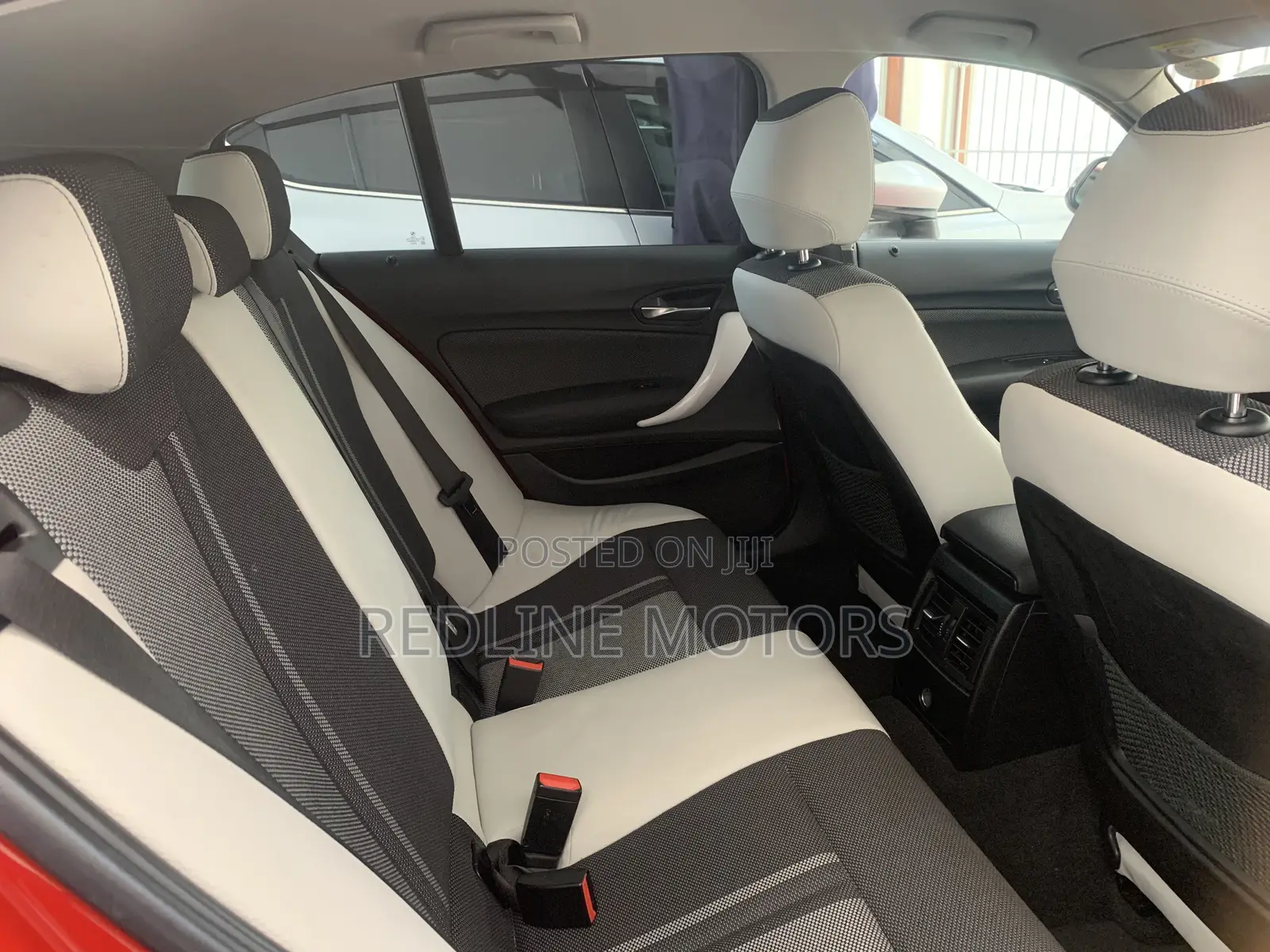 BMW 118i 2018 Burgundy