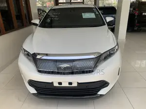 Toyota Harrier 2.0 2018 Off white