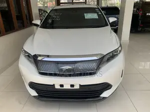 Toyota Harrier 2.0 2018 Off white