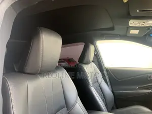 Toyota Harrier 2.0 2018 Off white