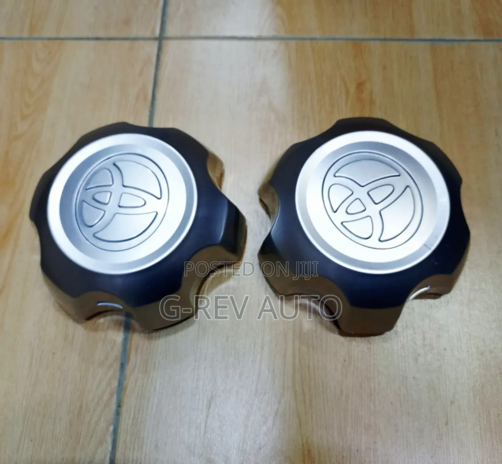 100 Series Wheel Hub Caps.
