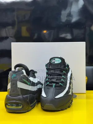 Nike Airmax 95
“ Aurora Green ”