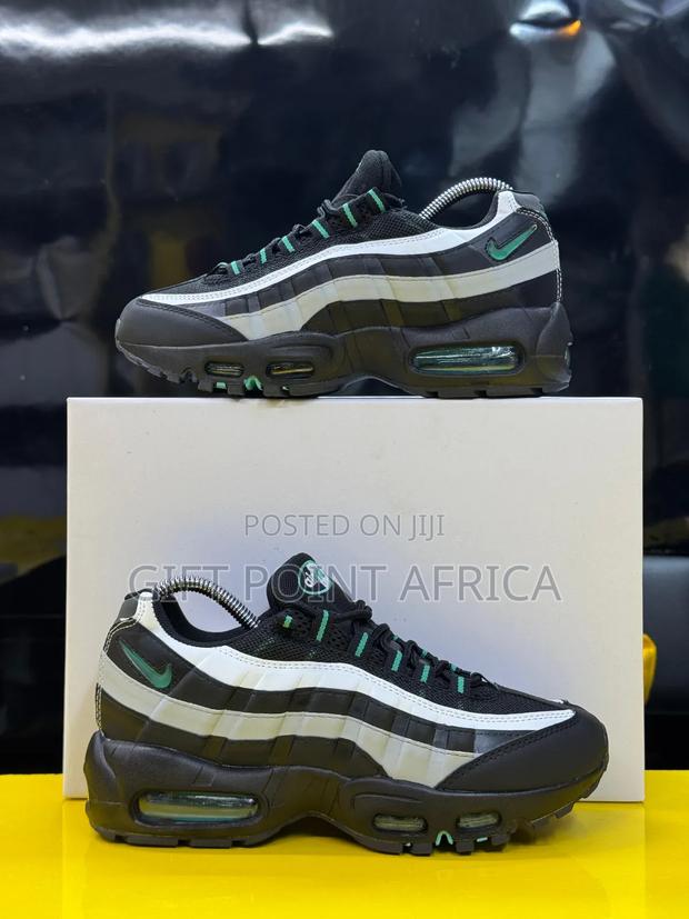 Nike Airmax 95
“ Aurora Green ” - main view