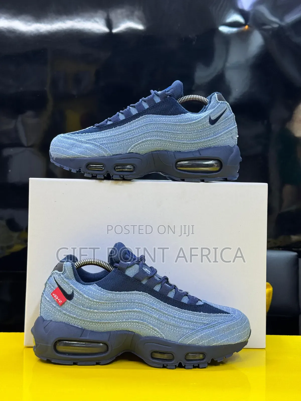 Levi’S  Nike Airmax 95
“ Obsidian ”