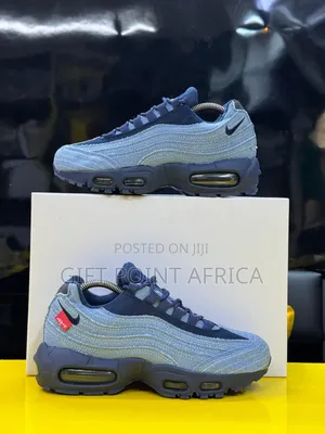 Levi’S  Nike Airmax 95
“ Obsidian ”