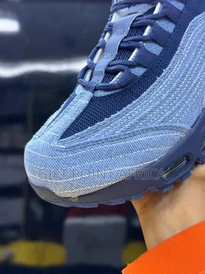Levi’S  Nike Airmax 95
“ Obsidian ”