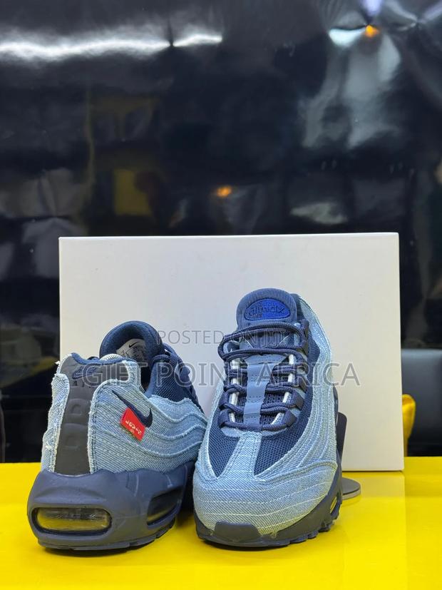 Levi’S  Nike Airmax 95
“ Obsidian ” - thumbnail 5