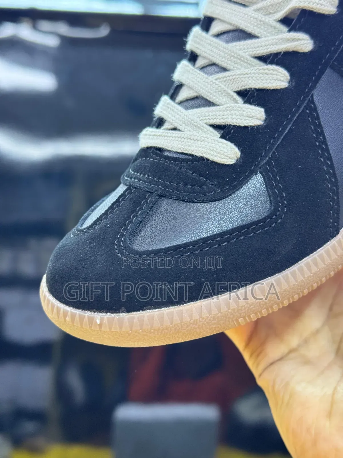 Maison Margiela Replica 
“ Black Gum ”