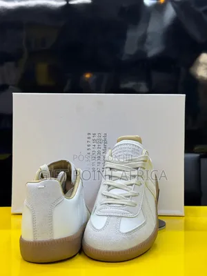 Maison Margiela Replica 
“ Dirty White ”