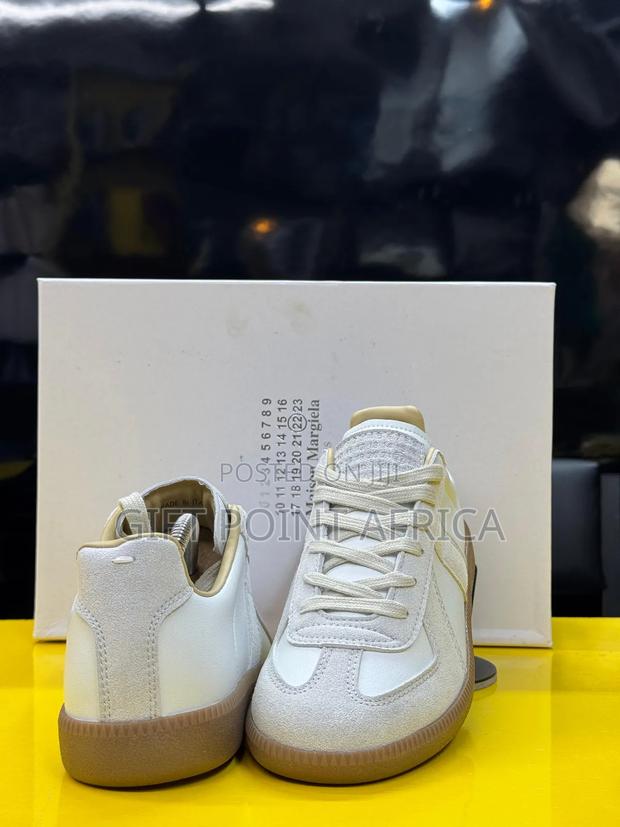 Maison Margiela Replica 
“ Dirty White ” - thumbnail 2