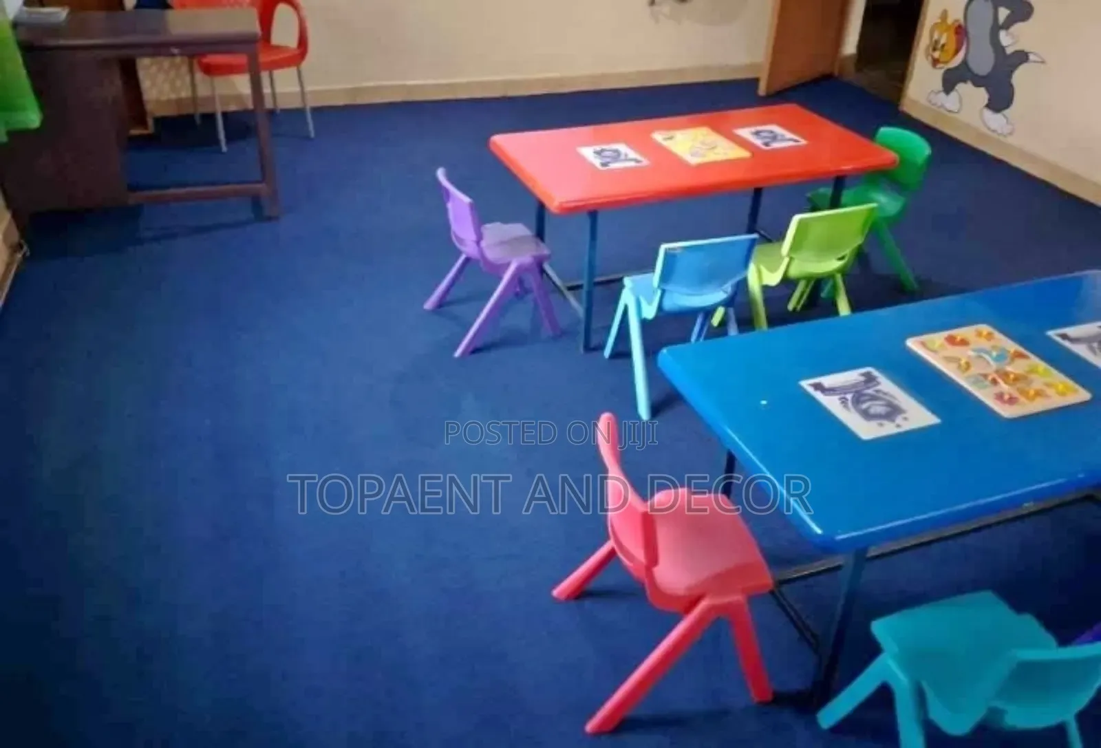 Well Classroom Designed Wall to Wall Carpet