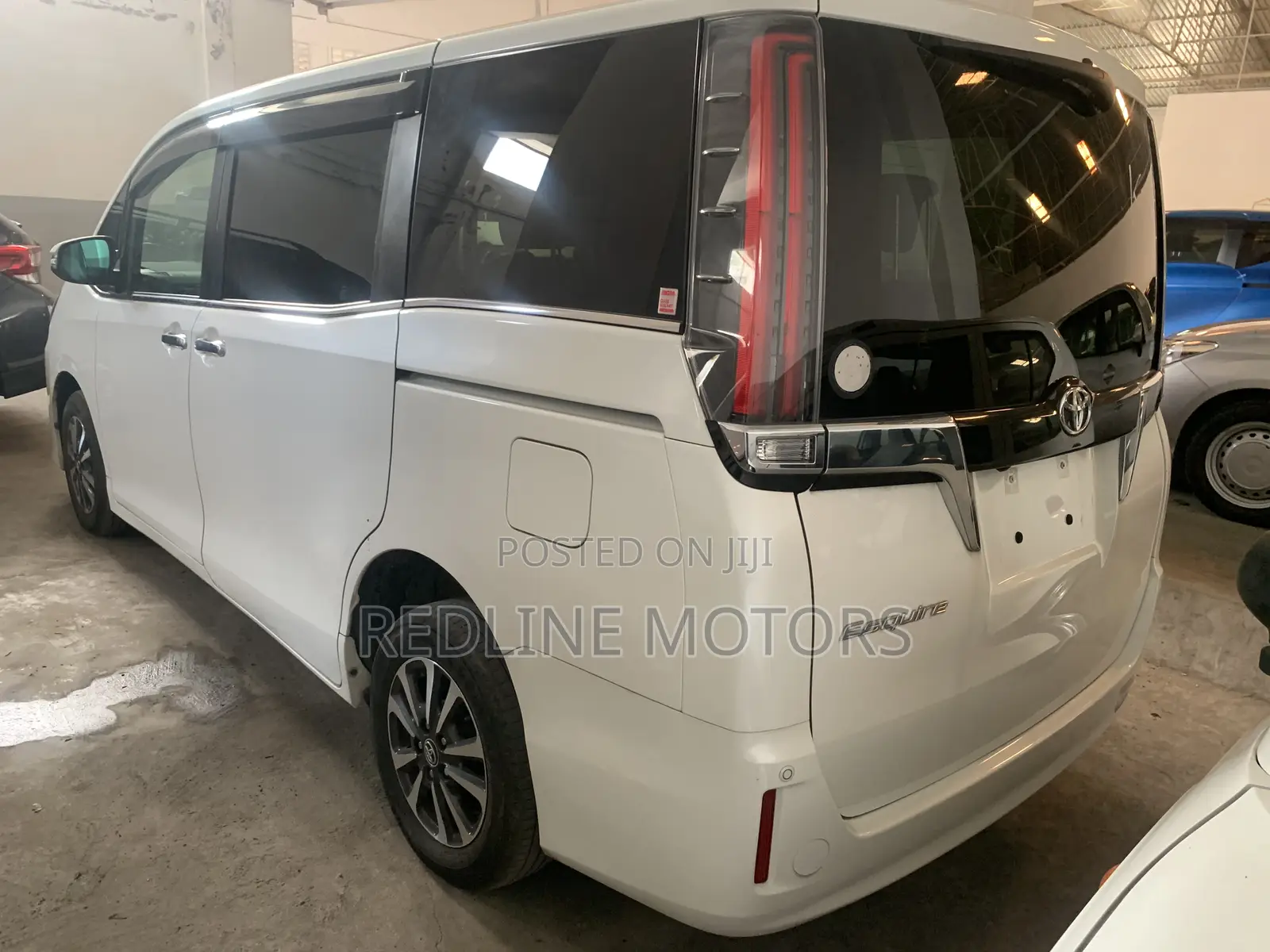 Toyota Esquire 2.0 FWD (7 seater) 2018 Off white