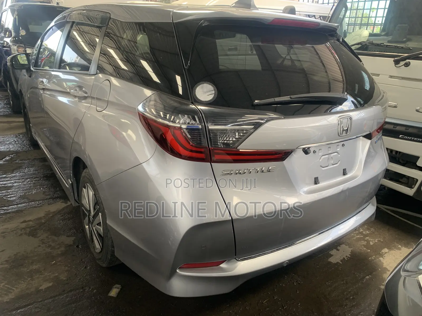 Honda Fit Shuttle 1.5 Hybrid 2WD 2018 Silver