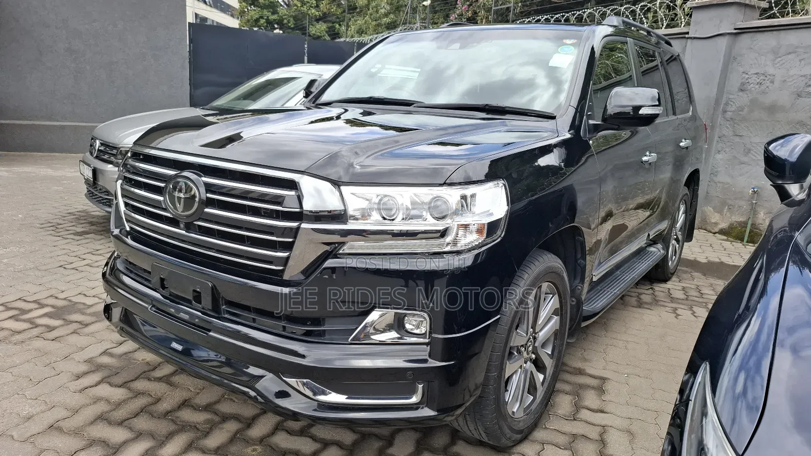 Toyota Land Cruiser 4.6 V8 ZX 2018 Black