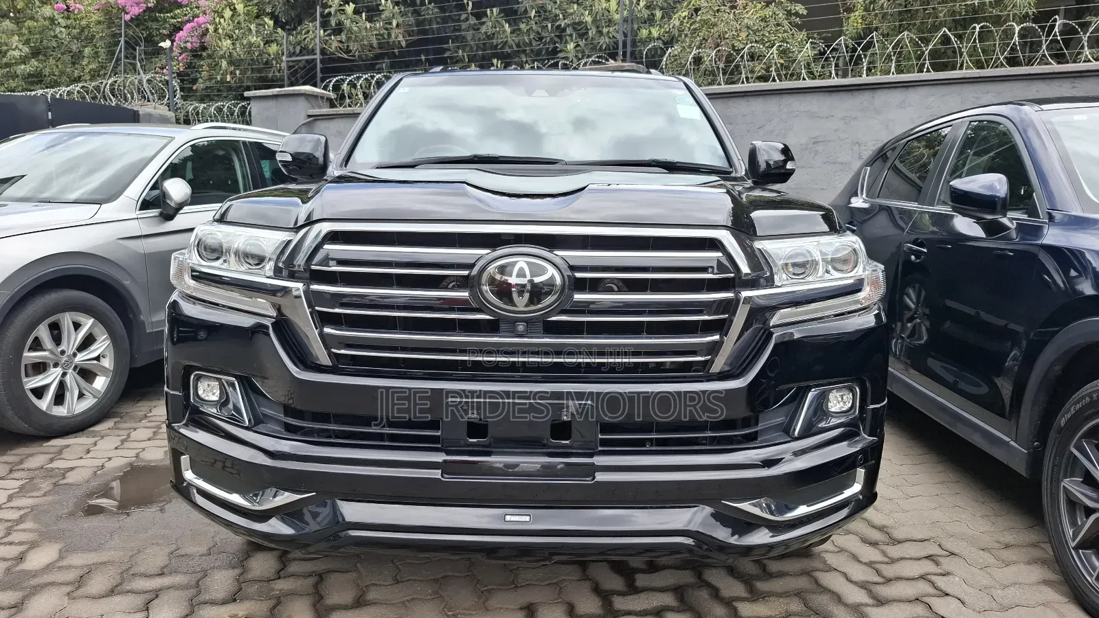 Toyota Land Cruiser 4.6 V8 ZX 2018 Black