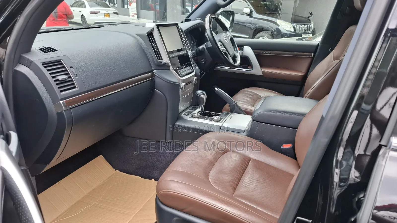 Toyota Land Cruiser 4.6 V8 ZX 2018 Black