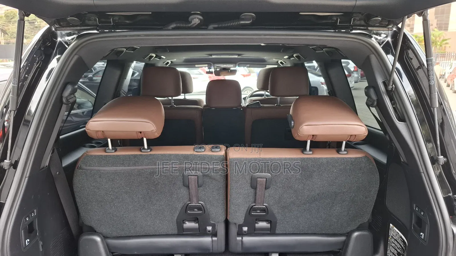 Toyota Land Cruiser 4.6 V8 ZX 2018 Black